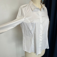 Charger l'image dans la galerie, Chemise blanche structurée premium Reitmans
