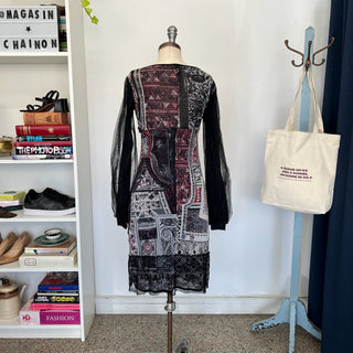 Robe Save the Queen