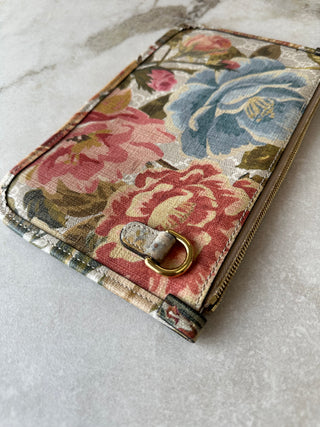 Pochette floral GG Supreme Gucci
