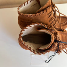 Charger l&#39;image dans la galerie, Bottillons Stuart Weitzman
