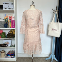 Charger l'image dans la galerie, Robe en dentelle Savannah Shades Marc Aurel
