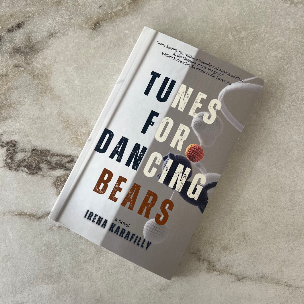 Livre Tunes for Dancing Bears Irena Karafilly