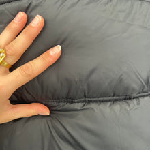 Charger l&#39;image dans la galerie, Manteau Lolë Modern Puffer - Les Mal-Aimés ❤️‍🩹
