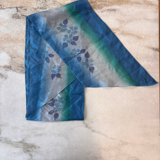 Foulard en soie paint à la main Cléo