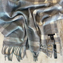 Charger l&#39;image dans la galerie, Foulard Love &amp; Lore gris et bleu
