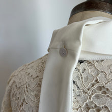 Charger l&#39;image dans la galerie, Blouse avec dentelle Co|te
