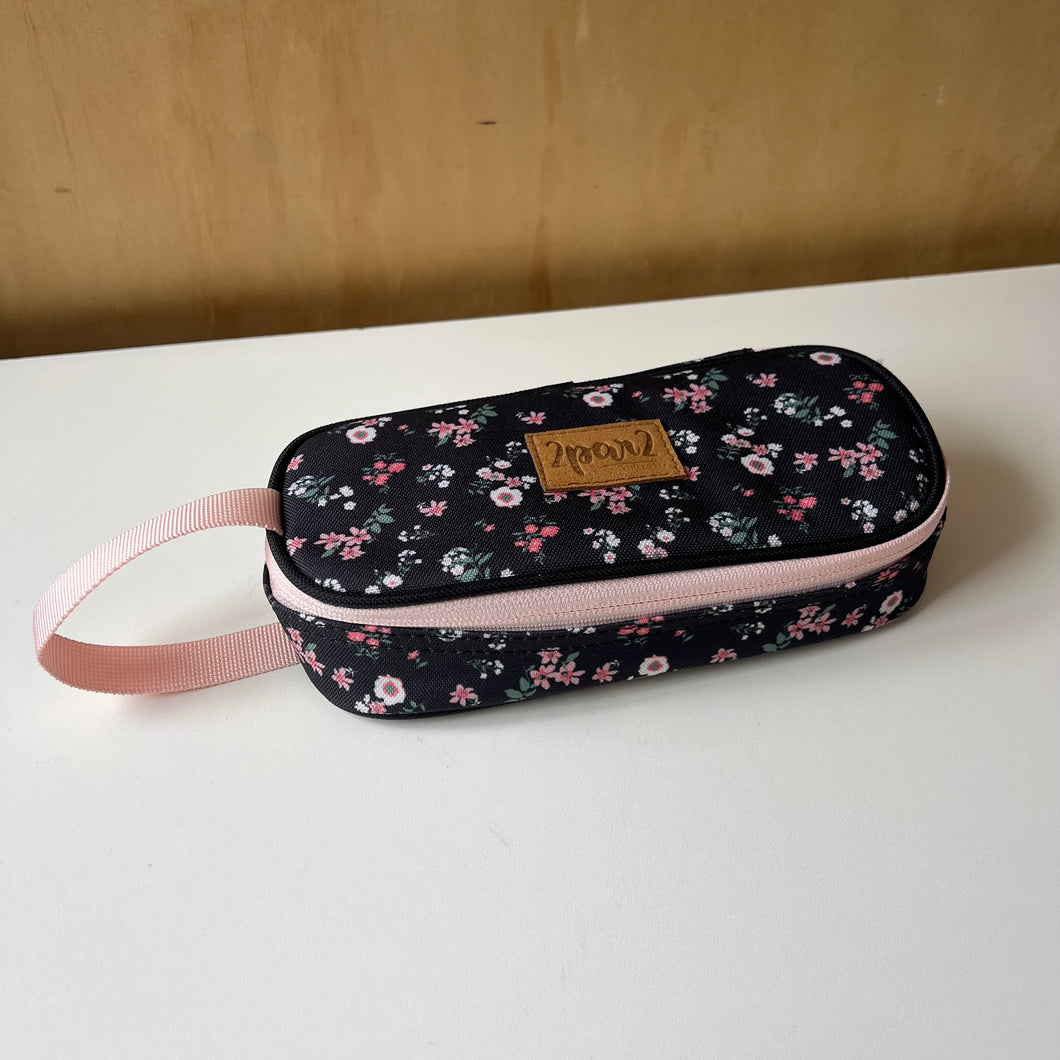 Trousse à crayons bouquet fleurs Deux par Deux
