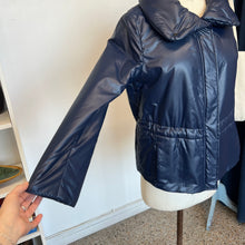 Charger l'image dans la galerie, Manteau mi-saison Akris punto
