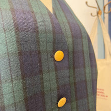 Charger l'image dans la galerie, Veste vintage sans manches tartan En plus Givenchy
