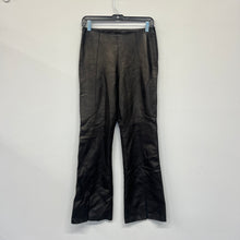 Charger l&#39;image dans la galerie, Pantalon en cuir Danier
