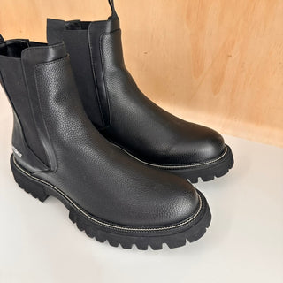 Bottes végétaliennes Arlo Matt & Nat - Les Mal-Aimés ❤️‍🩹
