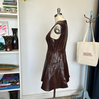 Robe en similicuir Avec les filles