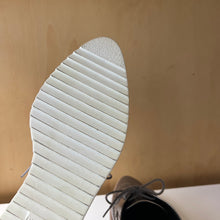 Charger l&#39;image dans la galerie, Chaussures L&#39;intervalle
