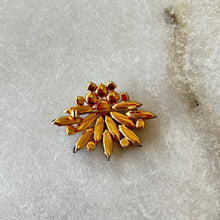 Charger l'image dans la galerie, Broche floral dorée
