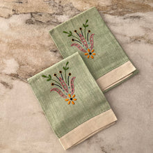 Charger l&#39;image dans la galerie, Ensemble de linge à vaisselle vintage
