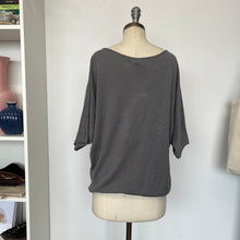 Charger l'image dans la galerie, Chandail ample Sarah Pacini
