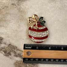 Charger l&#39;image dans la galerie, Broche boule de Noël
