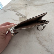 Charger l&#39;image dans la galerie, Porte-monnaie Coach
