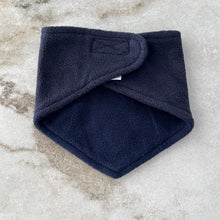 Charger l&#39;image dans la galerie, Cache-cou douillet bleu marin pour enfants Deux par Deux
