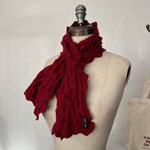 Charger l&#39;image dans la galerie, Foulard rouge Saint James
