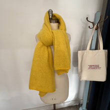 Charger l&#39;image dans la galerie, Foulard jaune Only
