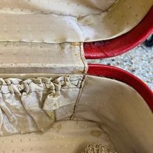 Charger l&#39;image dans la galerie, Valise vintage rouge
