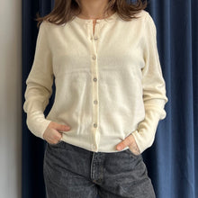 Charger l&#39;image dans la galerie, Cardigan en cachemire House of Liberty crème
