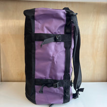 Charger l&#39;image dans la galerie, Sac The North Face Base Camp Duffel S
