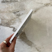 Charger l&#39;image dans la galerie, Livre Femmes silencieuses Cristina Vanciu
