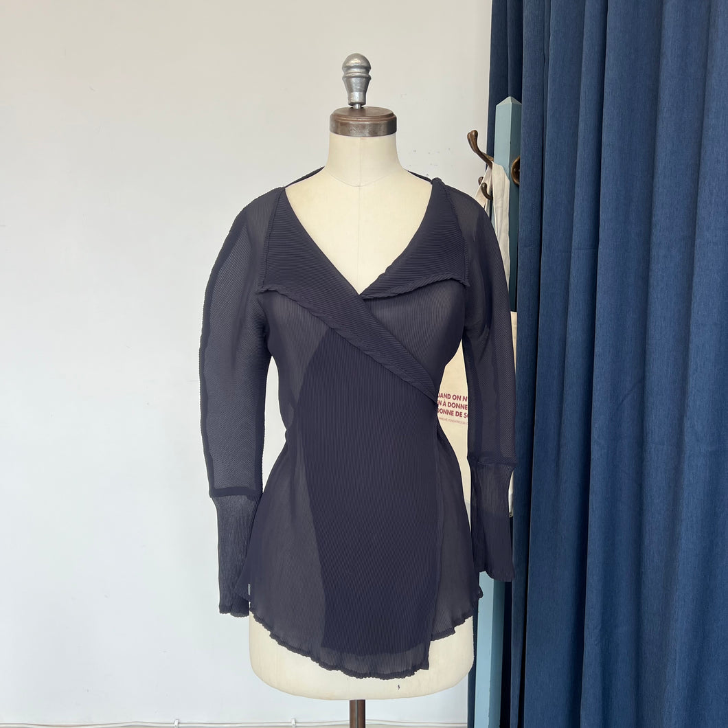 Veste bleue par-dessus Barbeau