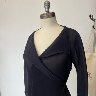 Veste bleue par-dessus Barbeau