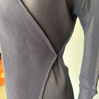 Veste bleue par-dessus Barbeau