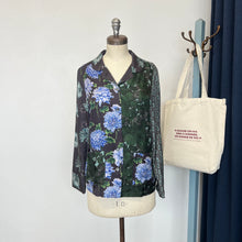 Charger l&#39;image dans la galerie, Chemise en soie In bed with you
