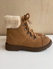 Charger l&#39;image dans la galerie, Bottes pour enfant UGG Azell Hiker Weather
