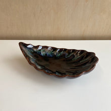 Charger l&#39;image dans la galerie, Plat feuille Céramique de Beauce #1166
