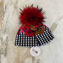 Charger l&#39;image dans la galerie, Tuque à pompons Frio
