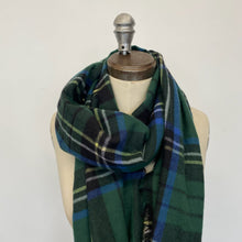 Charger l&#39;image dans la galerie, Foulard à carreaux Vince Camuto
