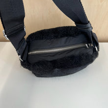 Charger l'image dans la galerie, Sac bandoulière fausse fourrure Bimba Y Lola
