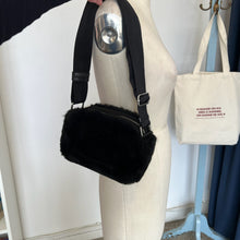 Charger l'image dans la galerie, Sac bandoulière fausse fourrure Bimba Y Lola
