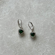 Charger l&#39;image dans la galerie, Boucles d&#39;oreilles coeurs verts
