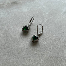Charger l&#39;image dans la galerie, Boucles d&#39;oreilles coeurs verts
