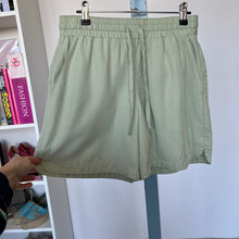 Charger l'image dans la galerie, Short vert Niagara Vallier
