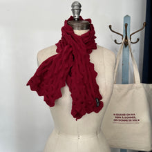 Charger l&#39;image dans la galerie, Foulard rouge Saint James

