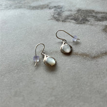 Charger l&#39;image dans la galerie, Boucles d&#39;oreilles pierres blanches
