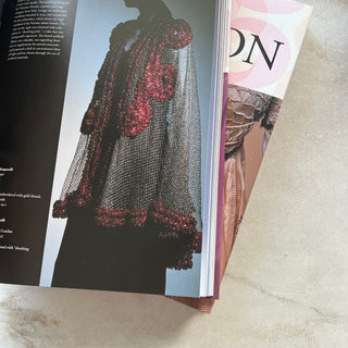 Livres Taschen Fashion : A history from the 18th to the 20th Century.