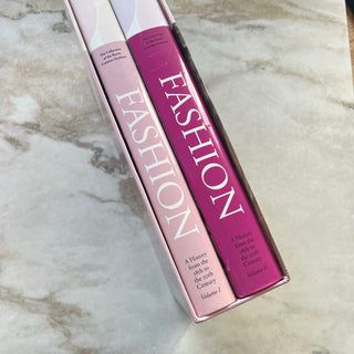 Livres Taschen Fashion : A history from the 18th to the 20th Century.