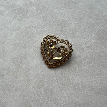 Charger l&#39;image dans la galerie, Broche coeur et fleurs
