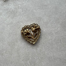 Charger l&#39;image dans la galerie, Broche coeur et fleurs
