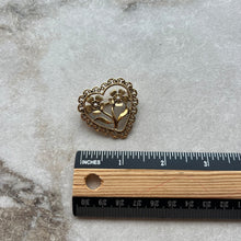 Charger l&#39;image dans la galerie, Broche coeur et fleurs
