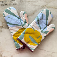 Charger l&#39;image dans la galerie, Paire de mitaines de four Baltic Club
